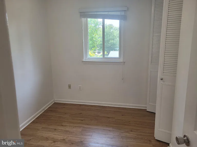 6818 Rolling Rd — Photo 21
