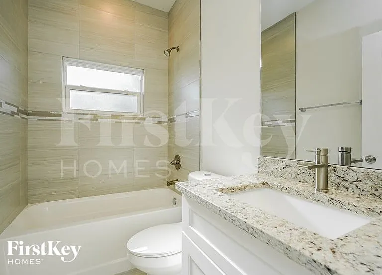 1706 NW 28th St — Photo 13