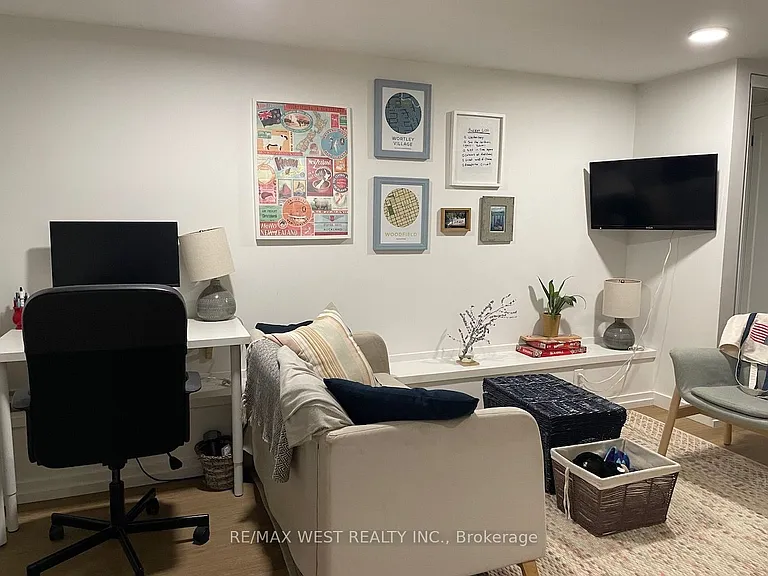 76 Bellwoods Ave — Photo 20