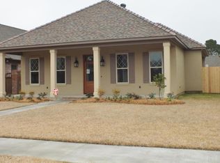 328 Dunvegan Ct, Lafayette, LA 70503