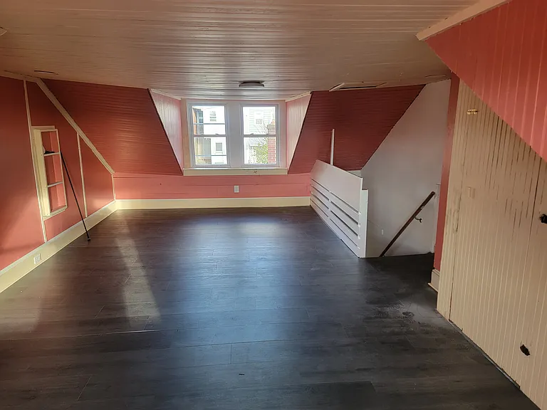 215 N 3rd St — Photo 17