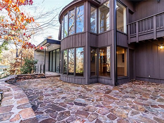3rd image of 1079 N Tanglebriar Ln