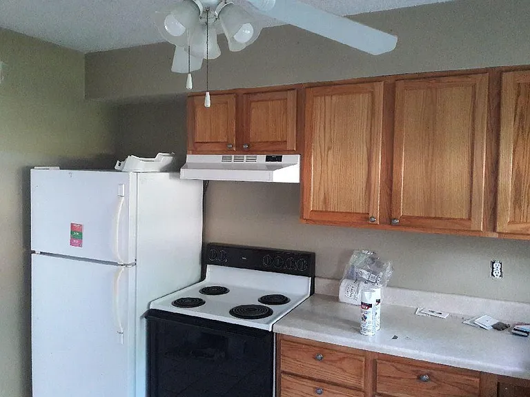 324 Montgomery Dr — Photo 6