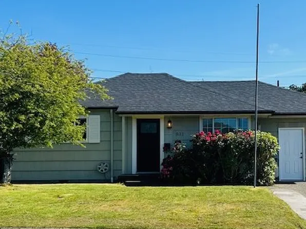 831 Garfield Ave, Coos Bay, OR 97420