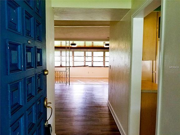 3rd image of 2419 Buckingham Ave