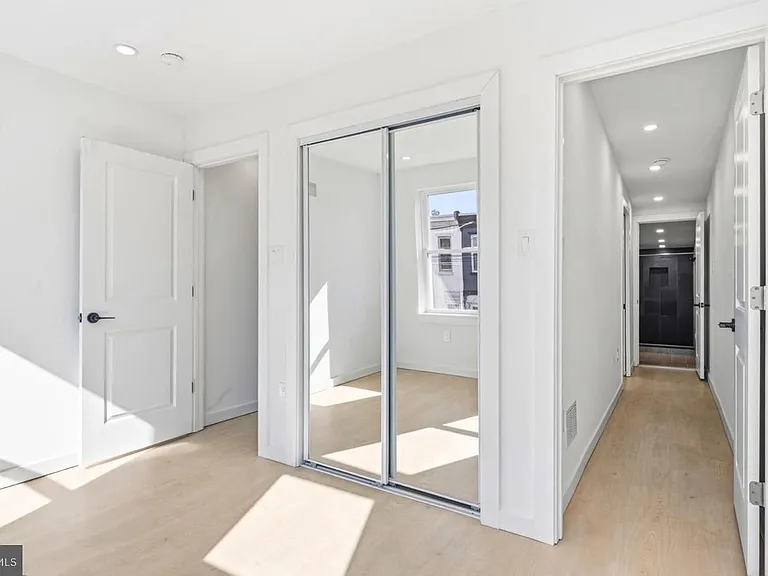 1819 E Albert St — Photo 10