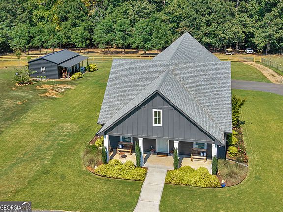 3rd image of 300 Cook Rd