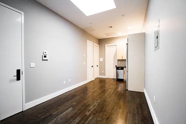 Rented by TheRealEstateCompany.com LLC | media 23