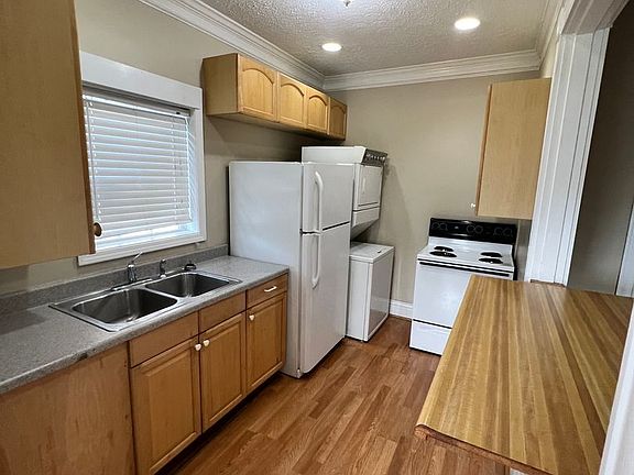 3rd image of 2005 Woodbourne Ave APT 1