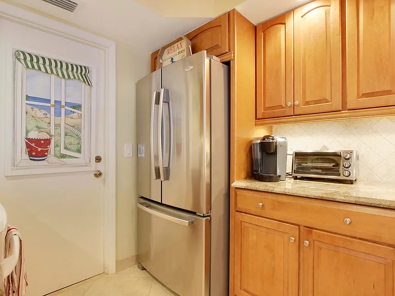 630 Ocean Dr #102 — Photo 12