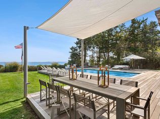 8 Russell Ln, Hampton Bays, NY 11946