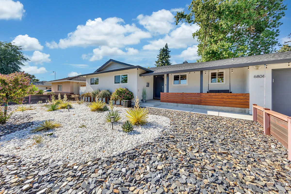 Photo 2 of 40 - 6806 S Land Park Dr - Sacramento, CA Building Photo - 6806 S Land Park Dr