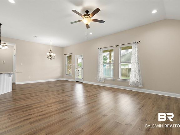 4th image of 21137 Chardonnay Dr
