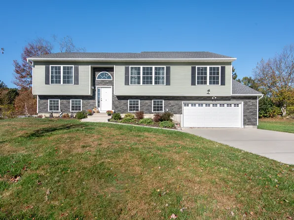 34 Pear Tree Drive, Naugatuck, CT 06770