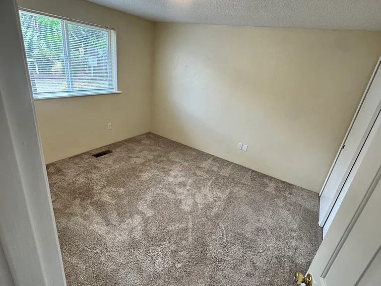 2646 SE 141st Ave — Photo 10
