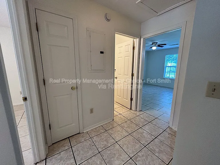 1851 Brazil Ave — Photo 8