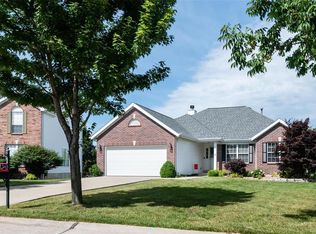 506 Falcon Hill Ct, O'Fallon, MO 63368