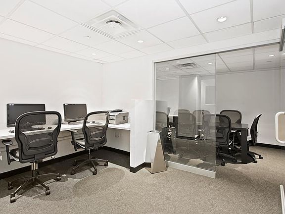 5th image of 635 W 42nd St APT 18F