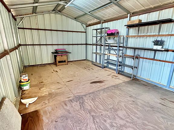 4th image of 1340 N Us Highway 281