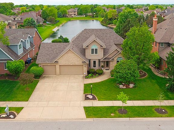2nd image of 10220 Idlewild Ln