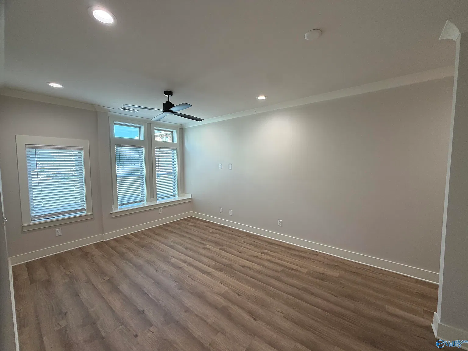 15 Vine St NE — Photo 4