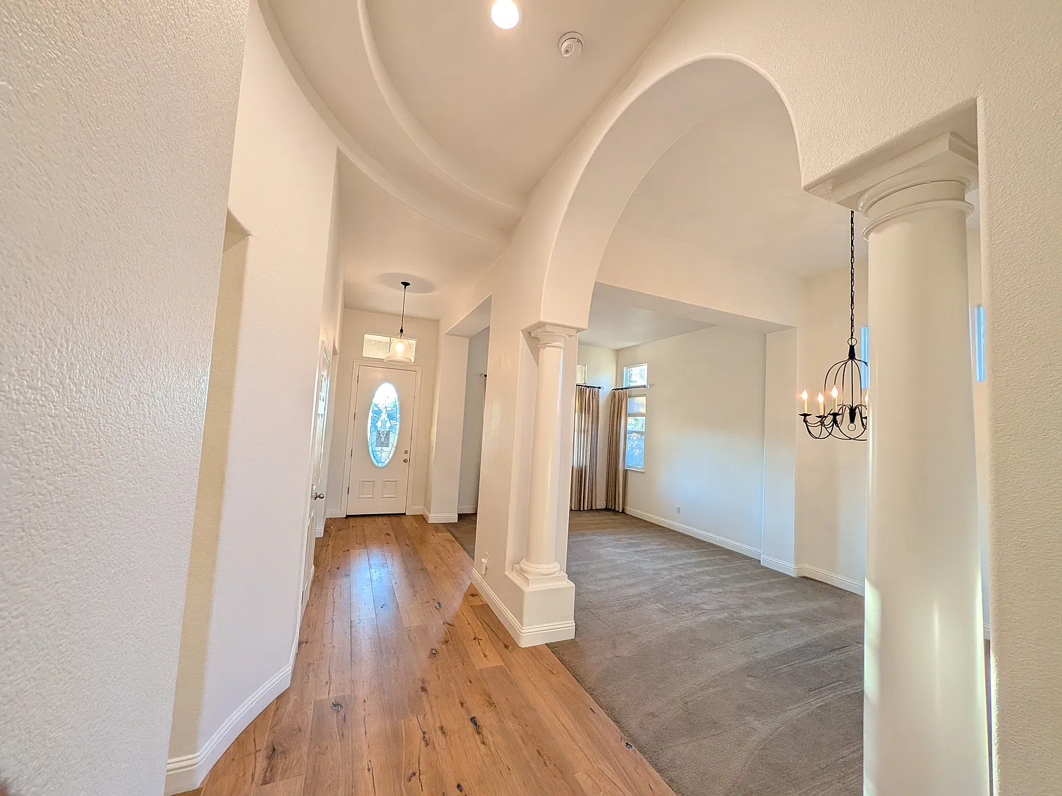 3 bed, 2100 sqft, $3,850 — Photo 3