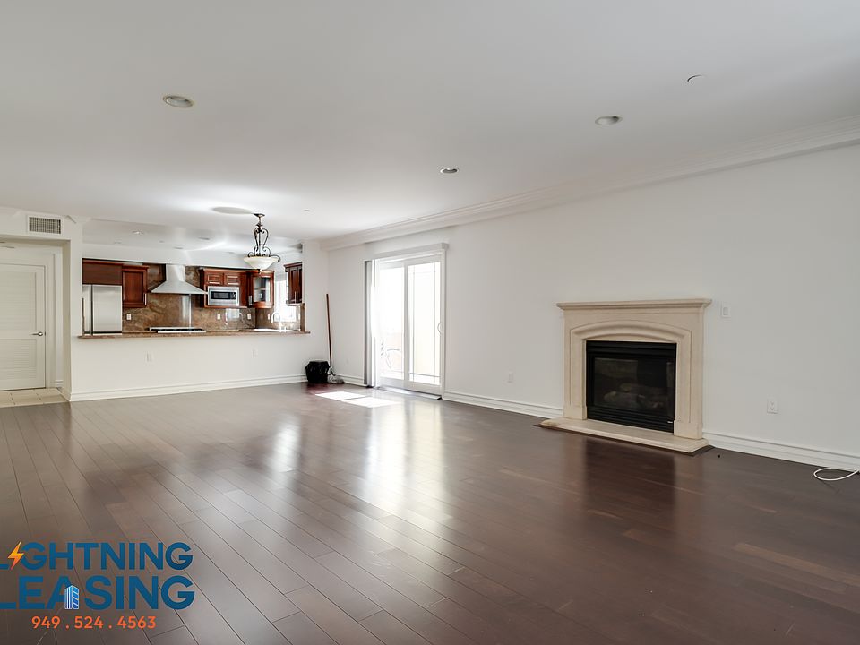 1st image of 11911 Mayfield Ave #106D