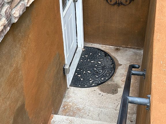 Studio Apartment Entrance stairs