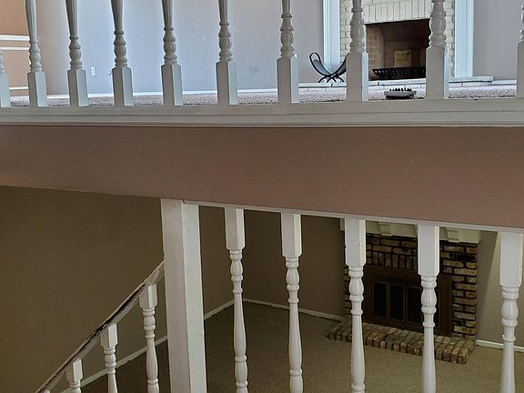 Split Foyer