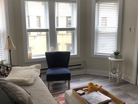 4th image of 3821-23 N Greenview Ave #2W