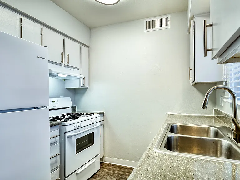 Connect on Missouri Apartments — Photo 1