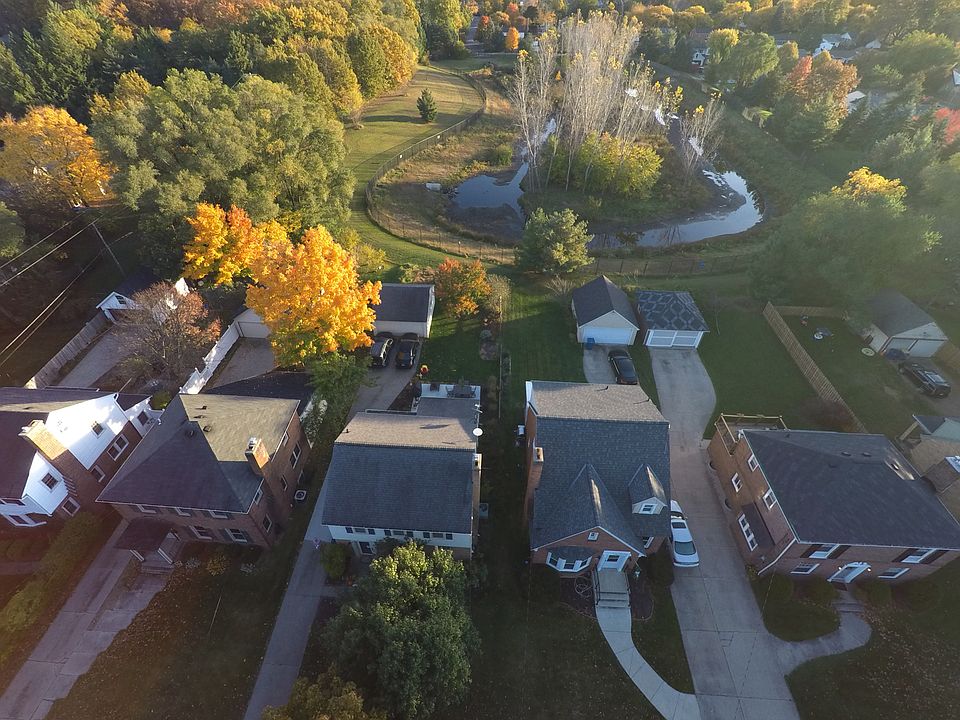 Walking path behind house