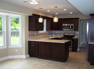 9 Stone Ln, Marlboro, NJ 07746