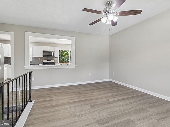 5th image of 2153 Crest Cir