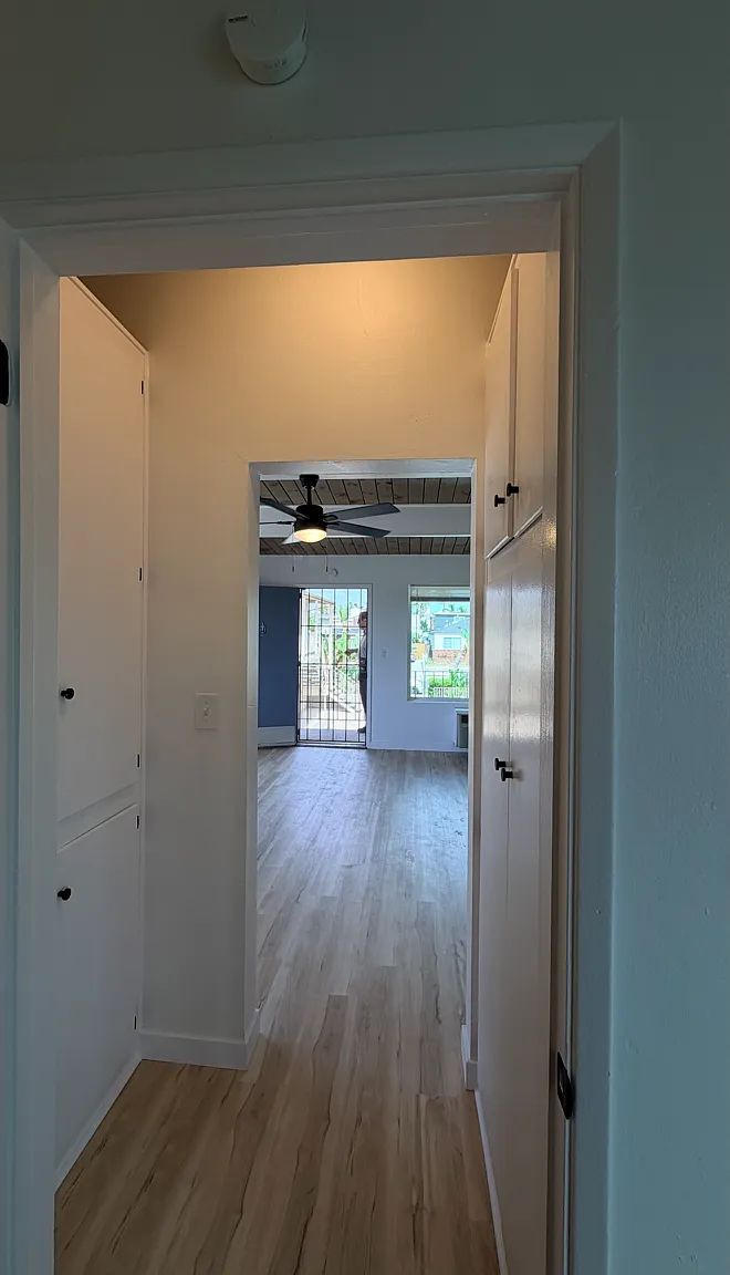 1 bed, 500 sqft, $2,400 — Photo 3
