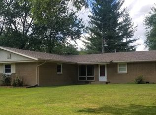 302 E McDudley Ln, Robinson, IL 62454