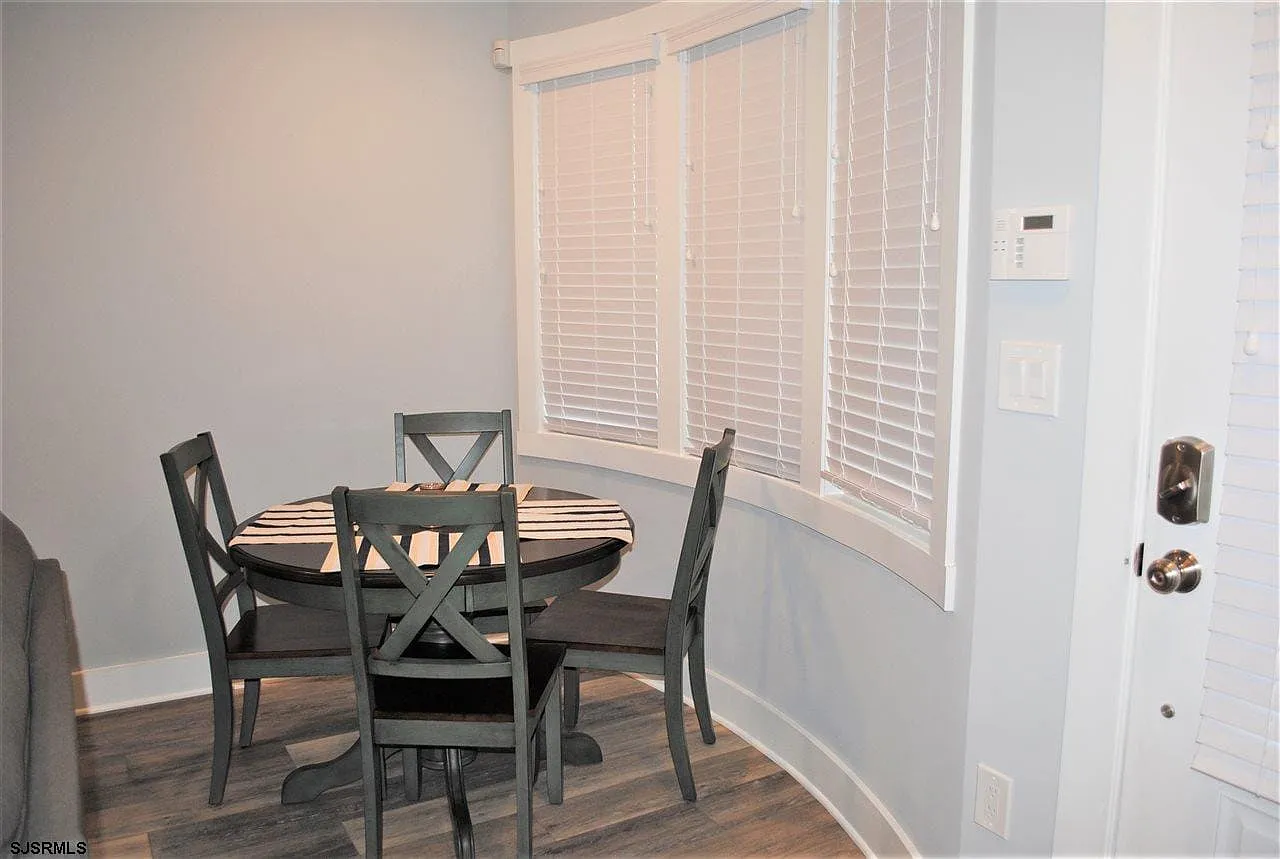 3 bed, 3.0 bath, $30,000 — Photo 4