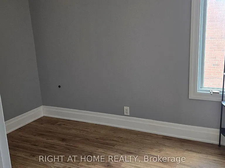 258 Howland Ave — Photo 7