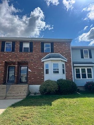 1st image of 166 E Green Valley Cir