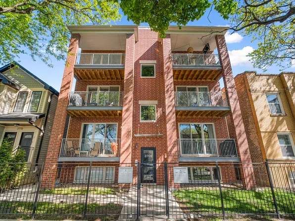 3708 W Cornelia Ave #1E, Chicago, IL 60618