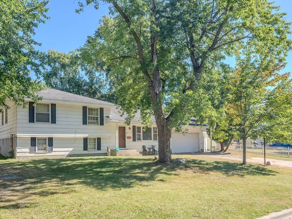 7616 Perry Ave N, Brooklyn Park, MN 55443