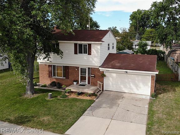 2nd image of 5213 Helmsley Dr