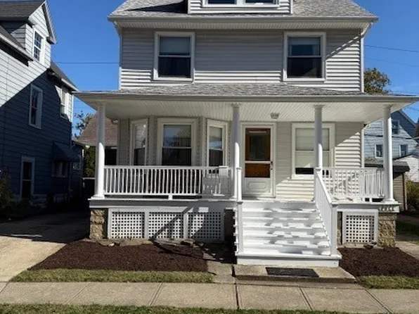 1504 Olivewood Ave, Lakewood, OH 44107