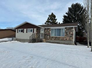 329 W 15th St, Wainwright, AB T9W1J2