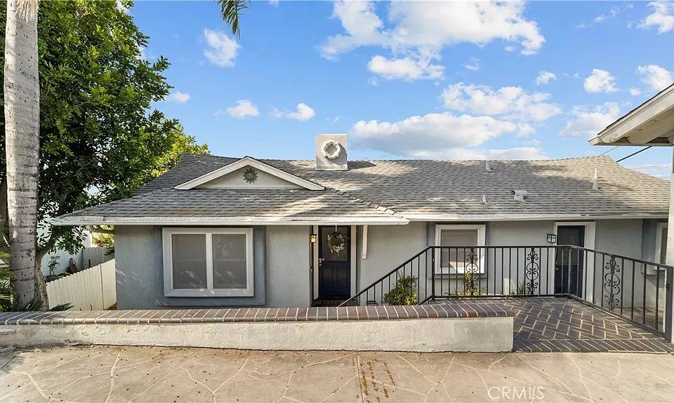 12032 S Circle Dr