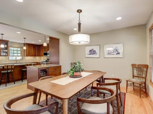1535 Parkside Dr, Prairie Du Sac, WI 53578