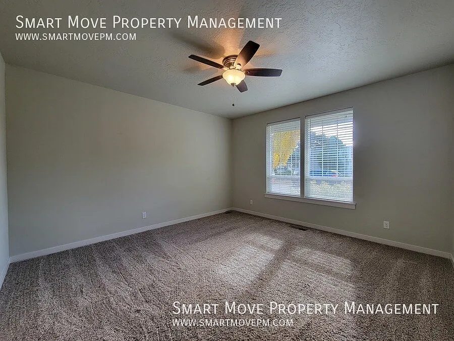 Adorable 3 bed home near Redwood Park in West Boise — Photo 4