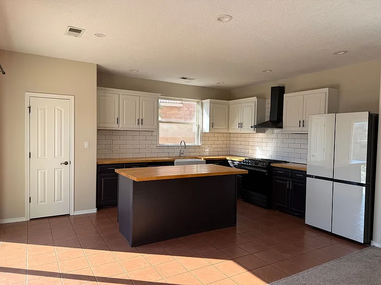 6202 Sierra Nevada Cir NW — Photo 5