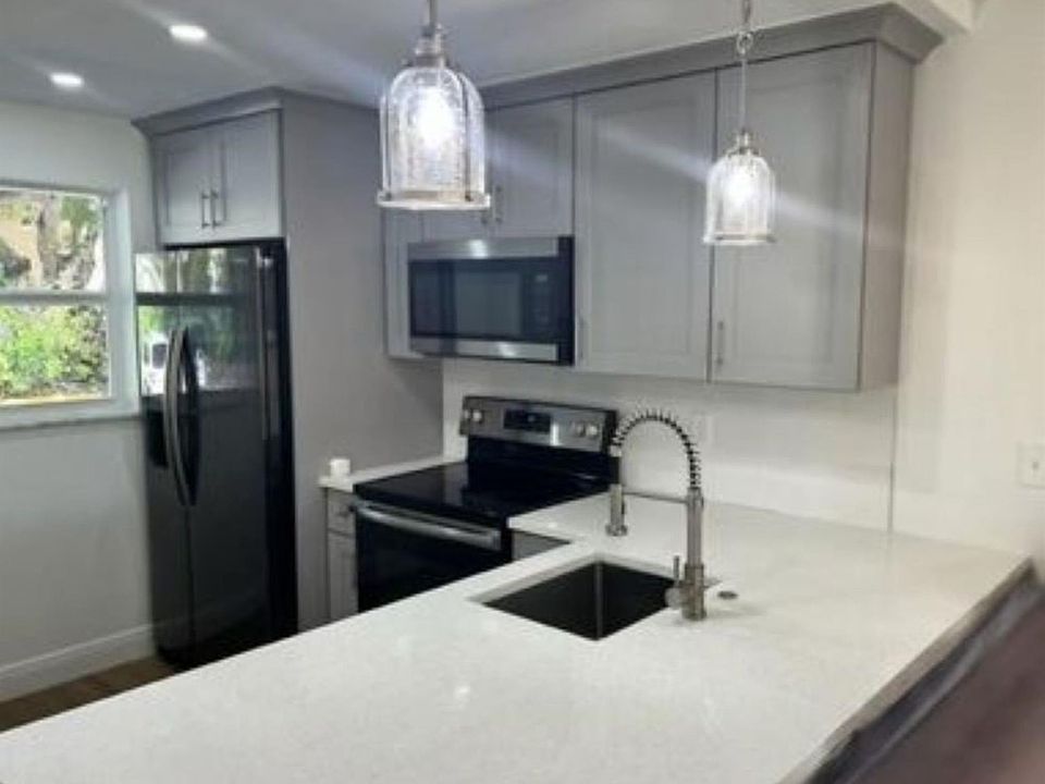 1st image of 207 Tropic Isle Dr APT 111