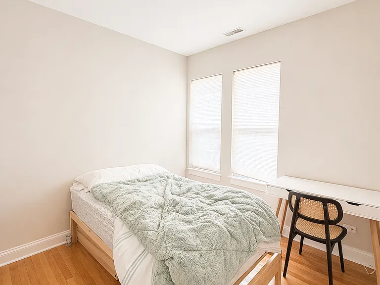 6815 N Lakewood Ave #2N — Photo 7